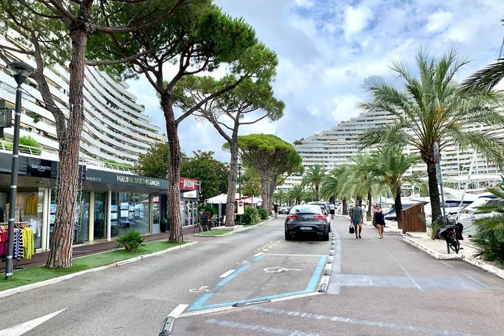 Sea View Luxury Apartment Villeneuve-Loubet France